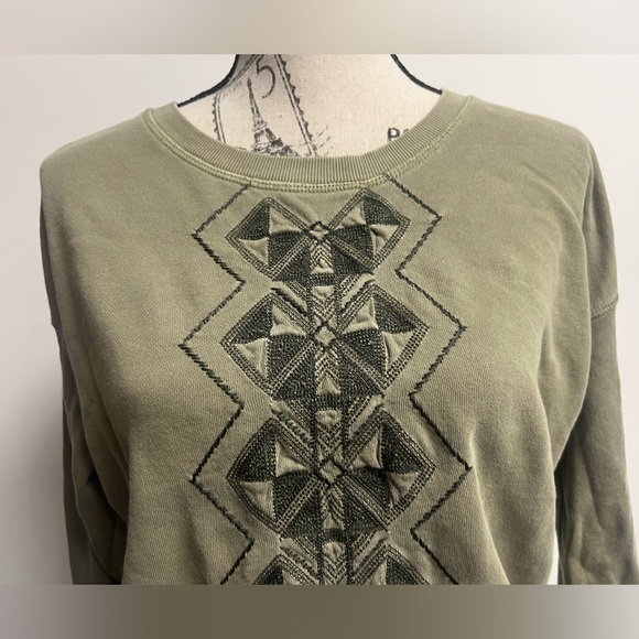 Y2k Olive Geometric Crewneck Sweatshirt! - Picture 4 of 15